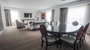 Presidential Suite Common Area